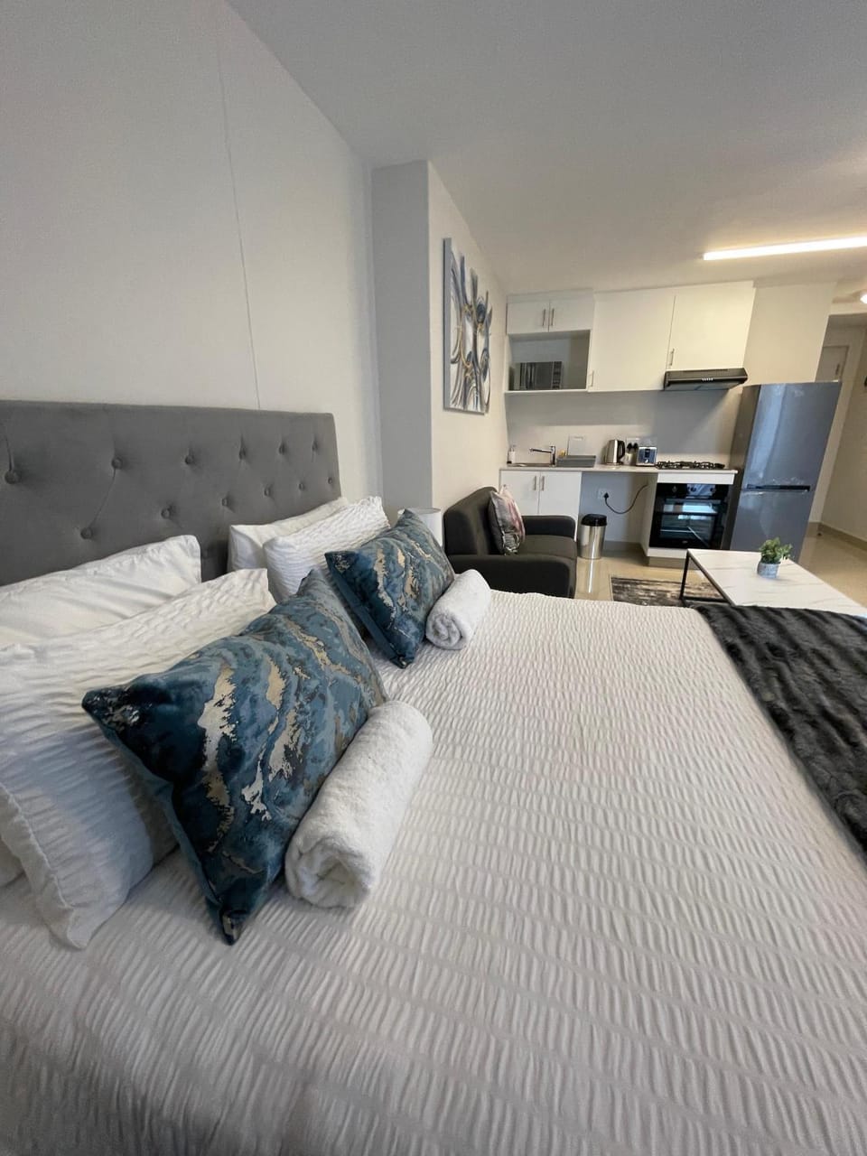 Bed, Living room
