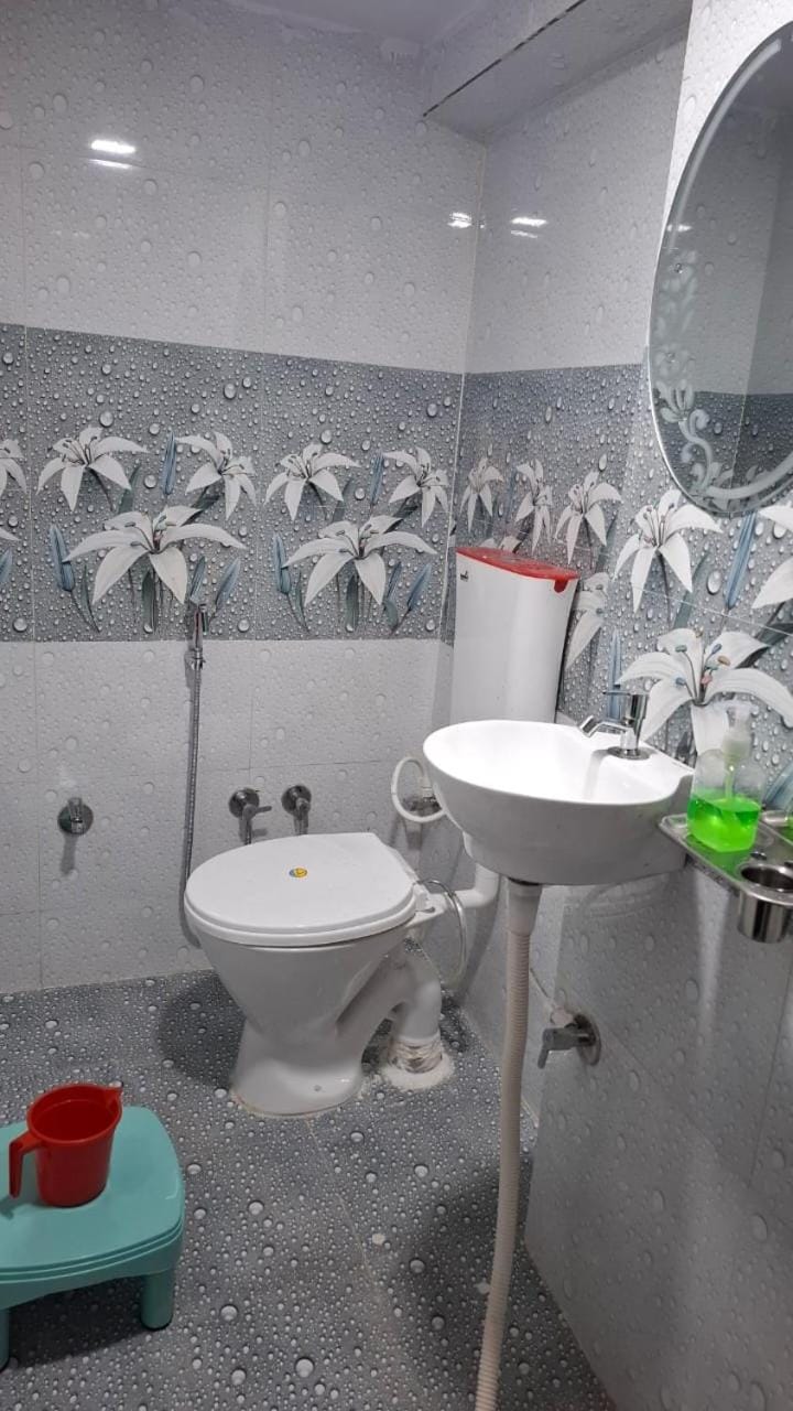 Toilet, Bathroom