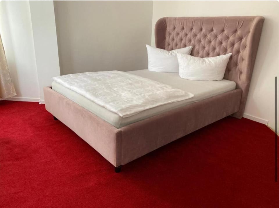 Pension De Lux Königsbrunn Apartment in Augsburg