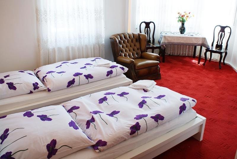 Pension De Lux Königsbrunn Apartment in Augsburg