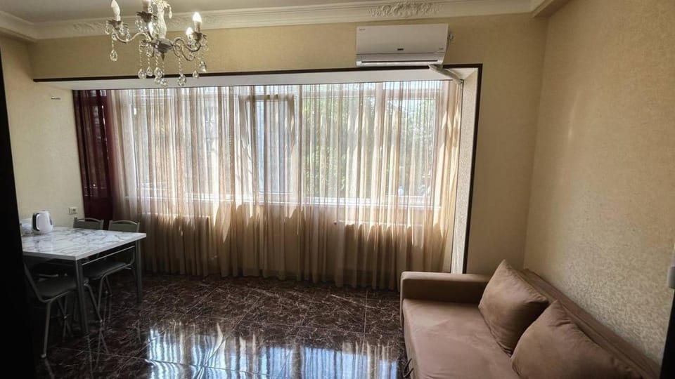 Living room, Seating area, Dining area, internet, air conditioner