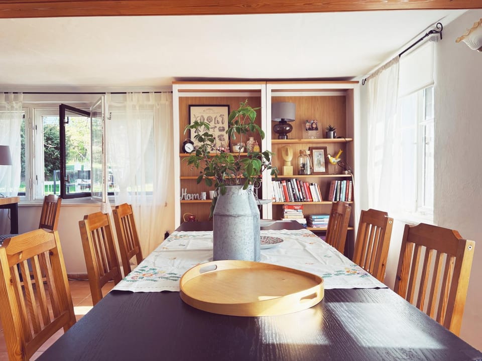 Seating area, Dining area