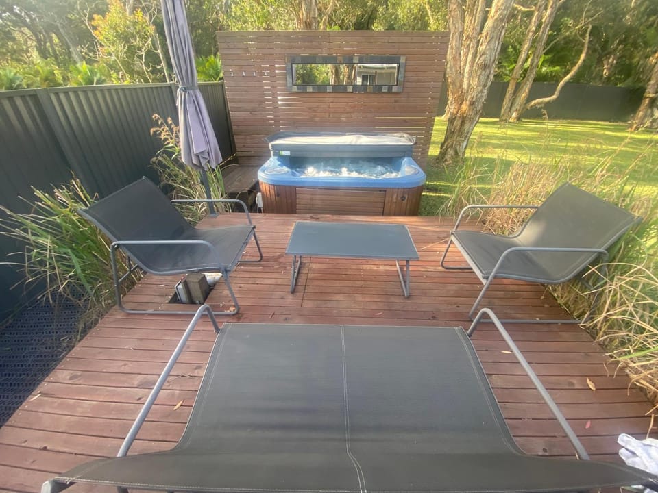Hot Tub, Hot Tub