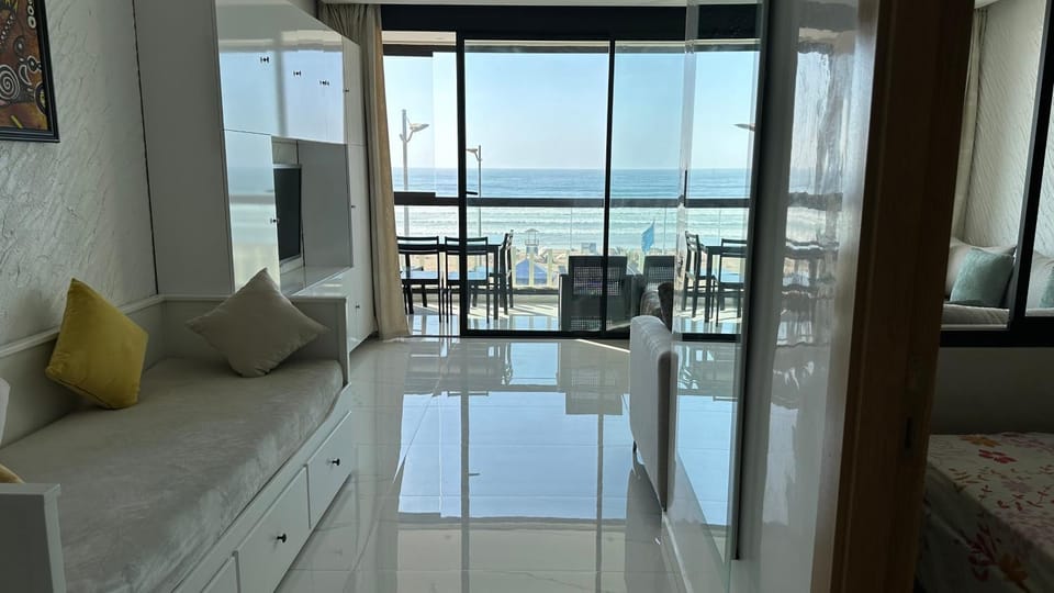 Appartement avec WIFI a La plage de Mehdia vue sur mer Excellent sea view Apartment in Rabat-Salé-Kénitra