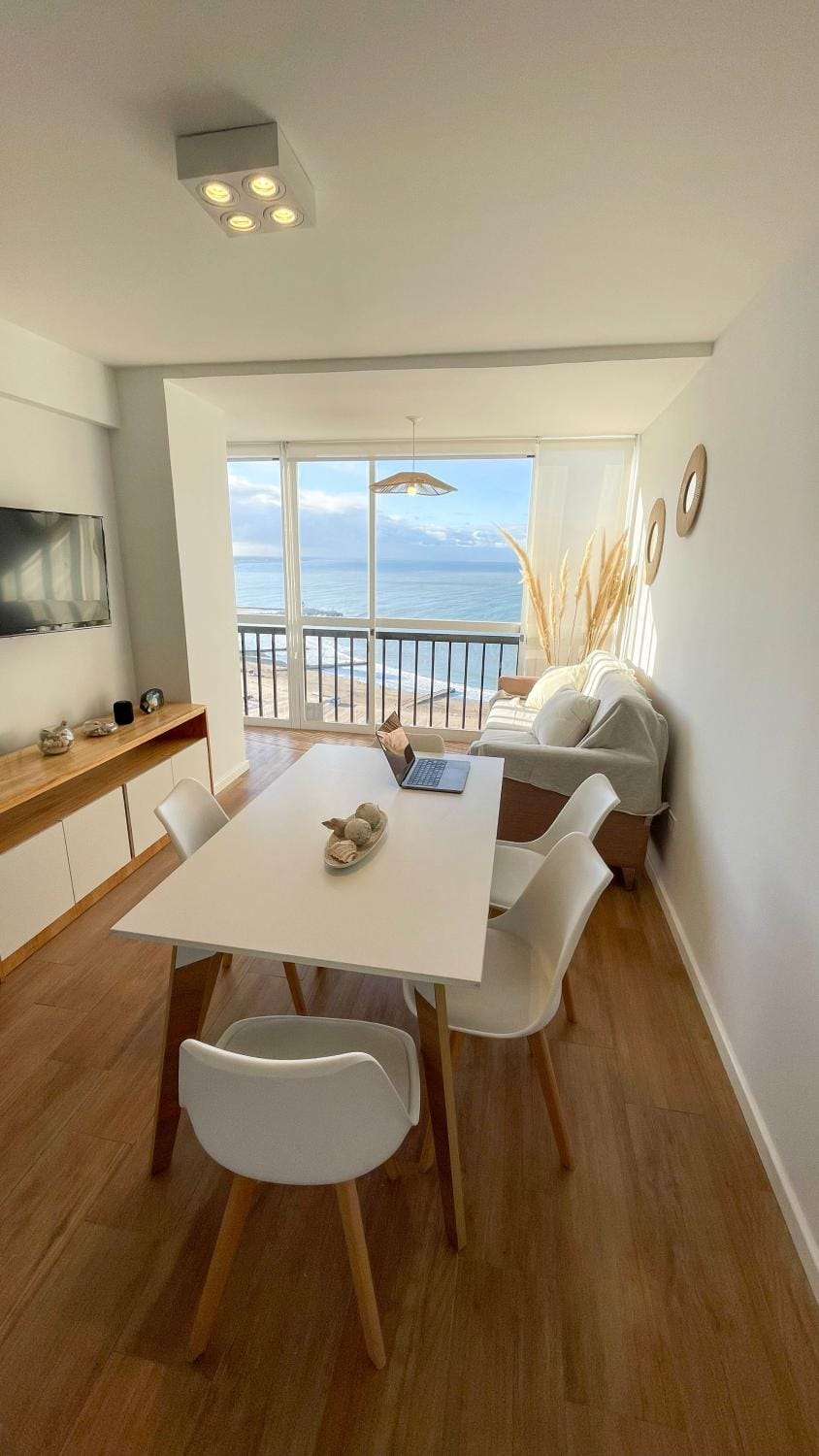 Natural landscape, TV and multimedia, View (from property/room), Living room, Dining area, Sea view
