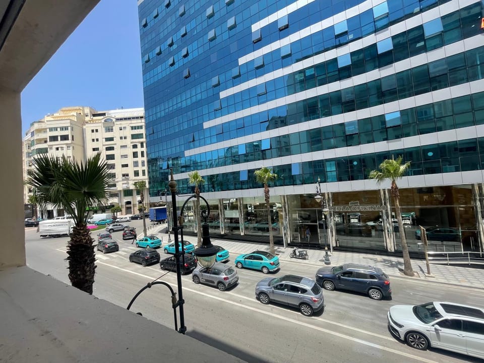 Résidence tinjis luxueuse à city centre avec parking privé Apartment in Tangier