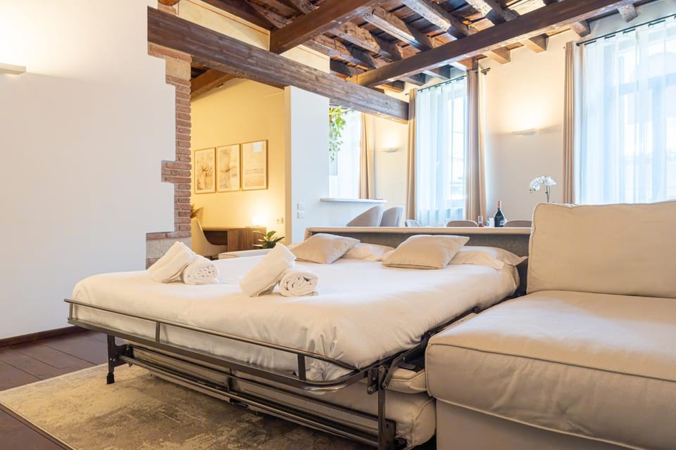 Property building, Bed, Living room, internet