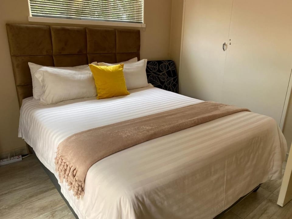 Sammy's Guest Lodge Bed and Breakfast in Harare