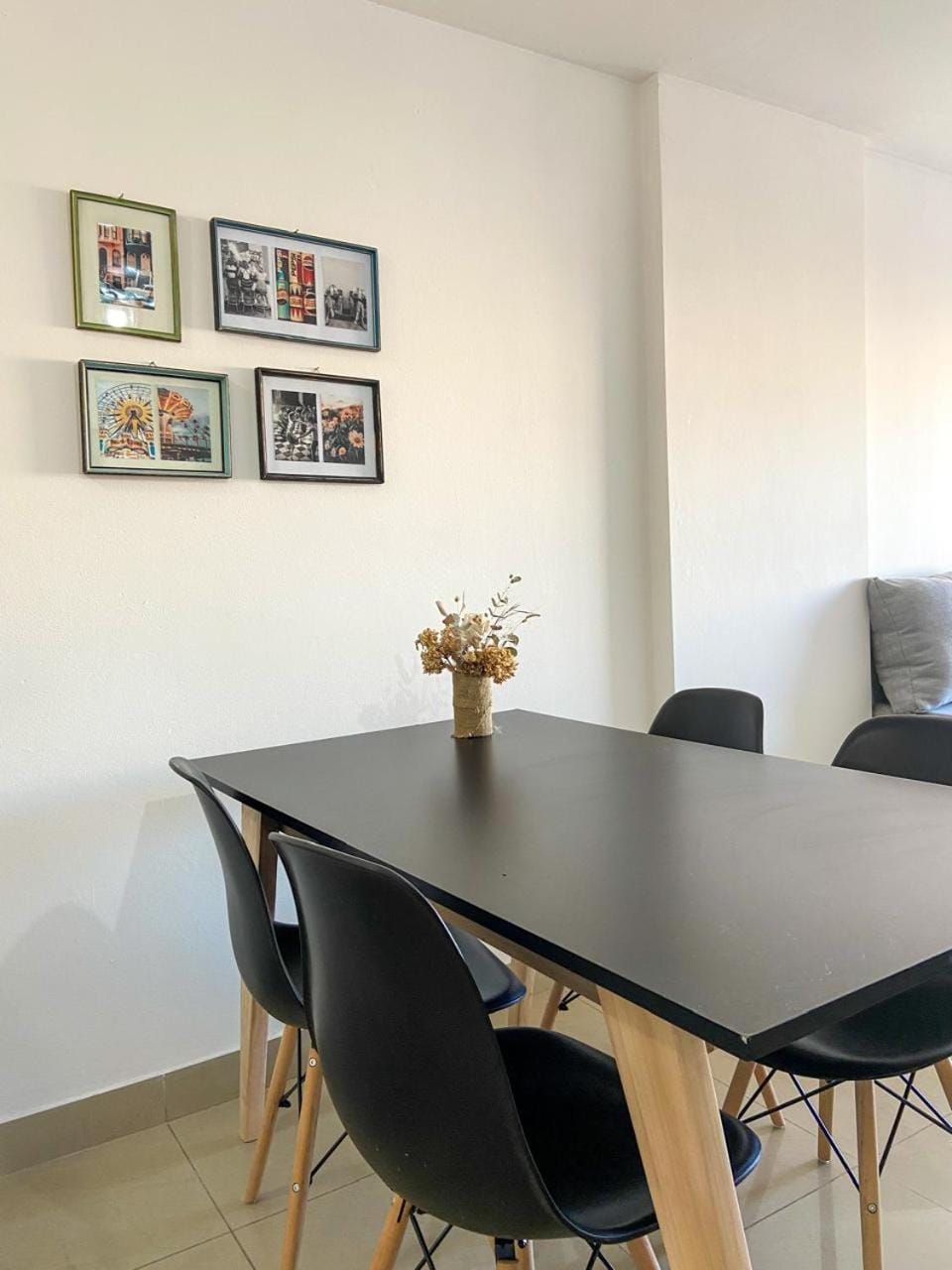 Seating area, Dining area
