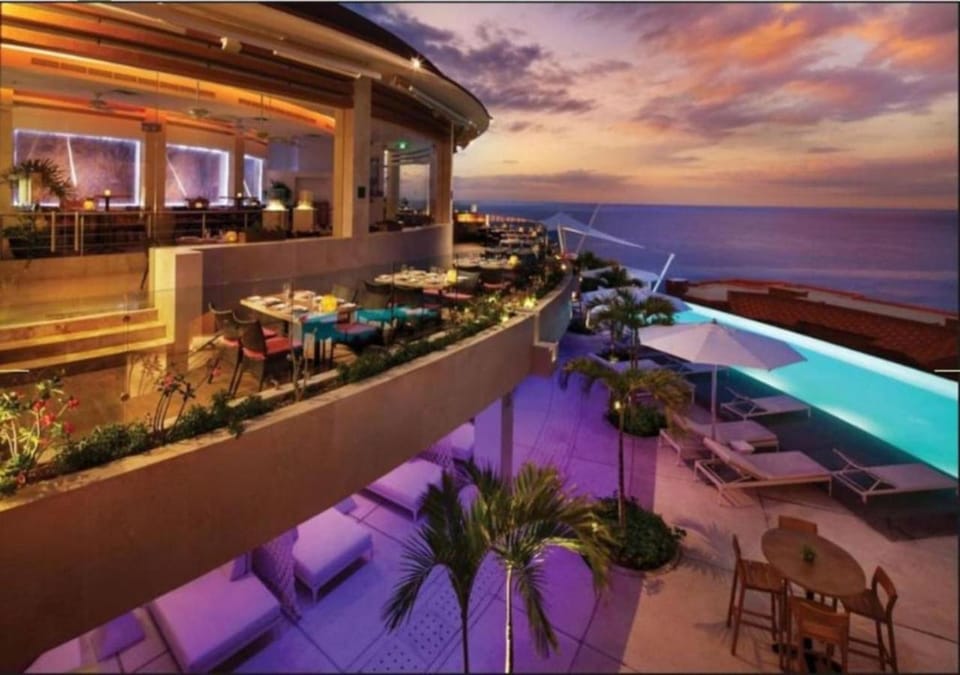 View (from property/room), Swimming pool, sunbed