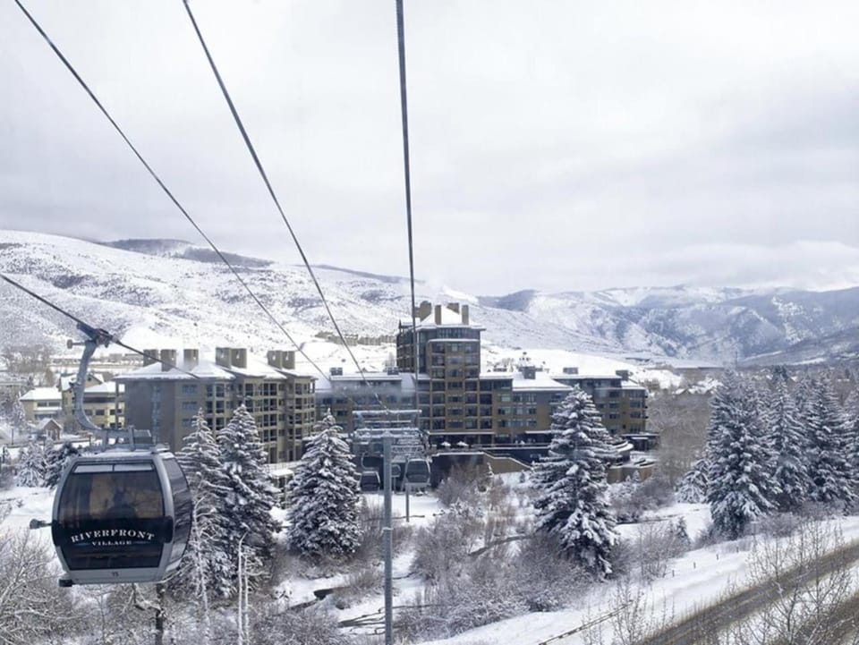 Property building, Winter, Mountain view