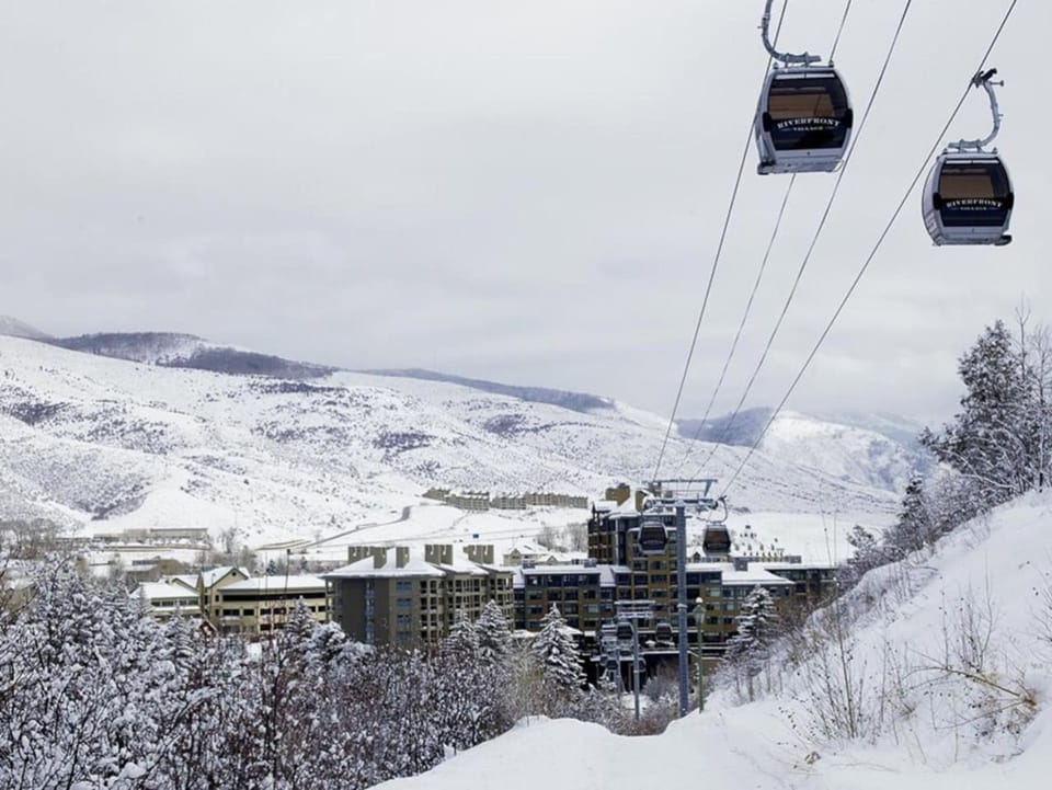 Skiing, Mountain view
