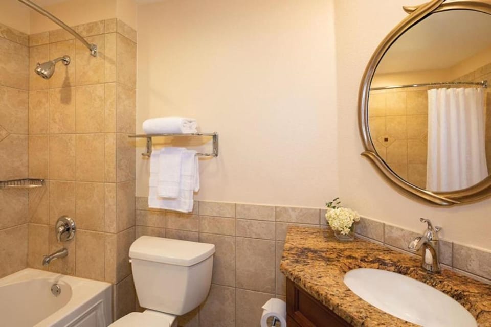Toilet, Bathroom, Bath, towels