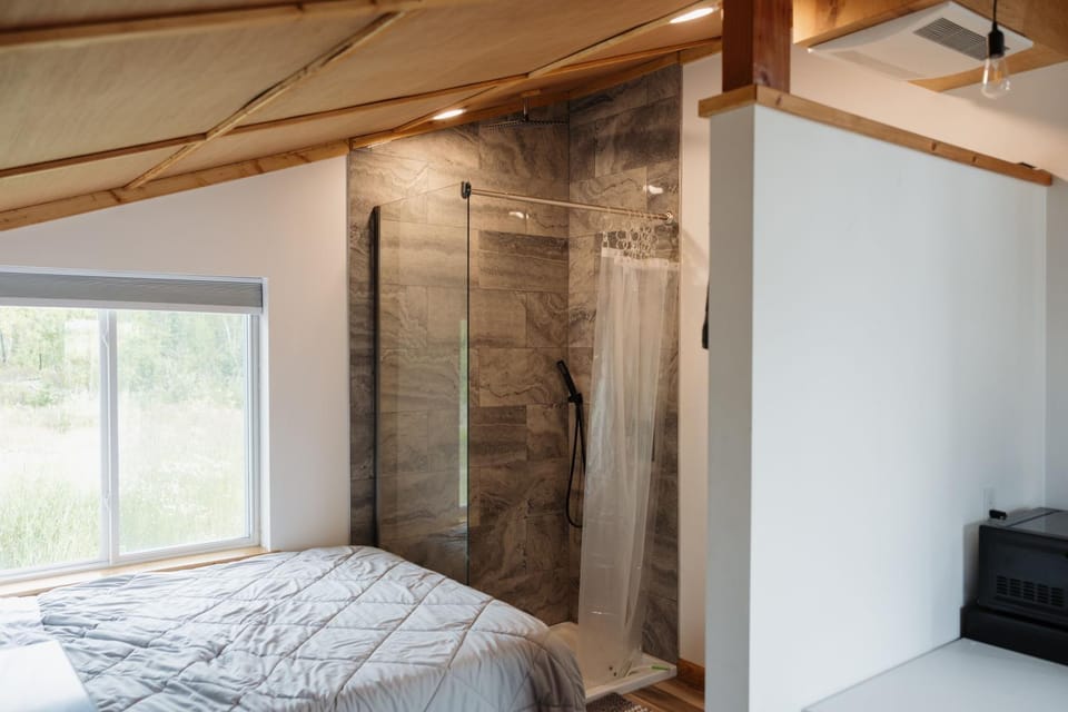 Pilot Lodge - Cozy Cabin on Private Airstrip Cabin in Big Lake