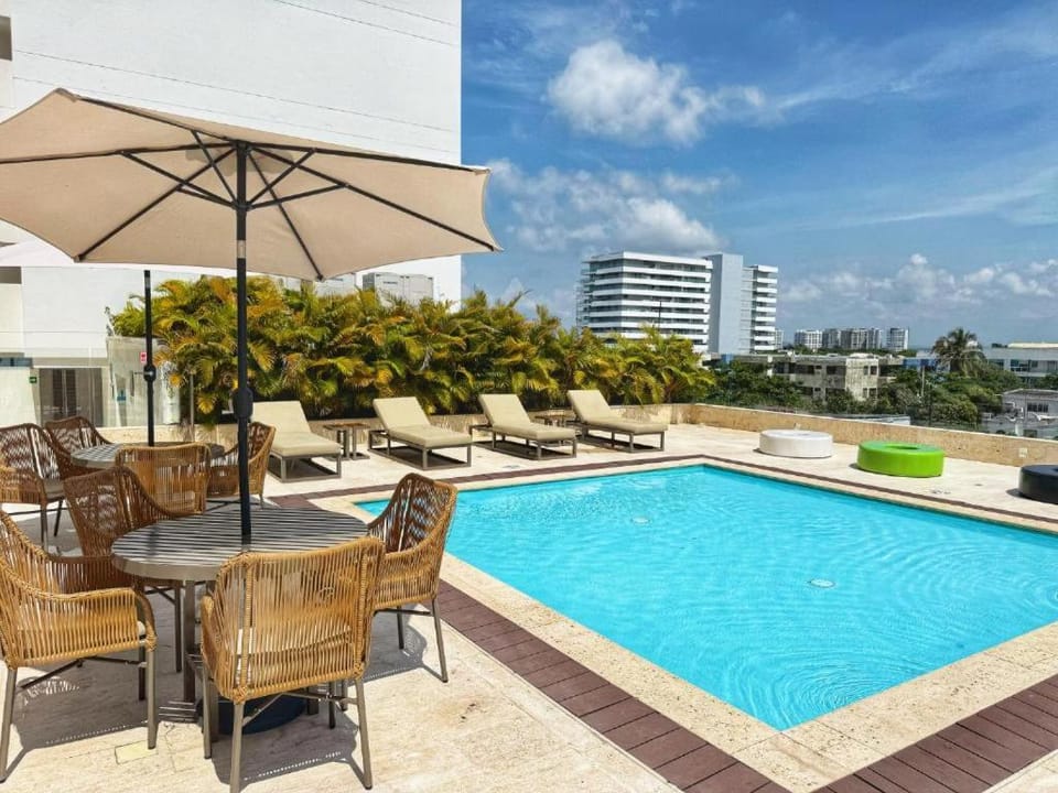 Swimming pool