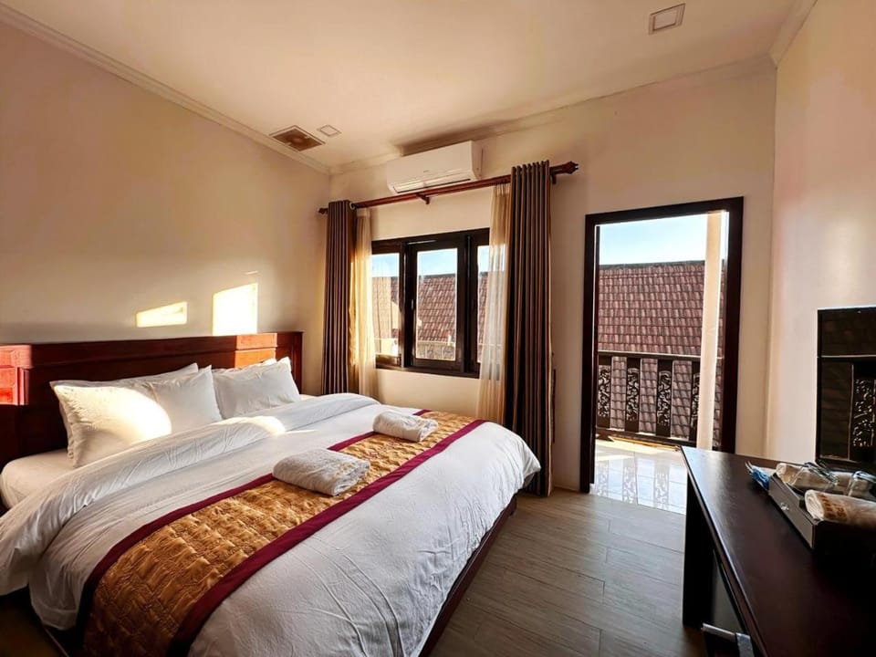 Bed, TV and multimedia, Bedroom