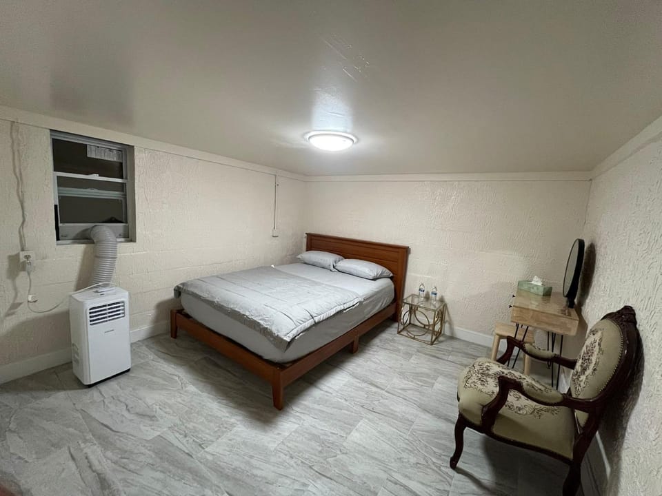 The Serene Retreat Bed and Breakfast in Iselin