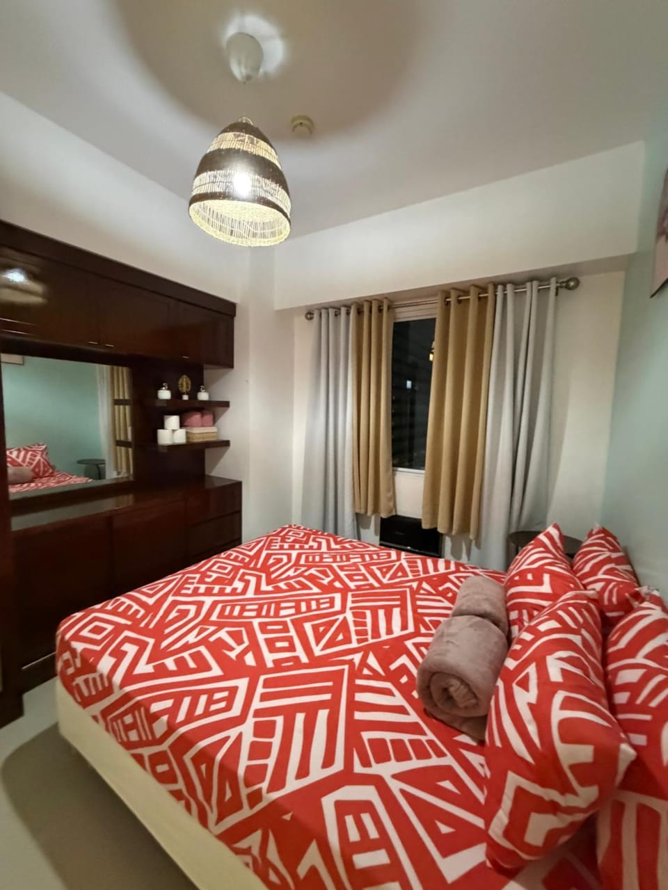 2bedroom unit at Sea Residences infront of MOA Arena, SMX & Ikea Apartment hotel in Pasay