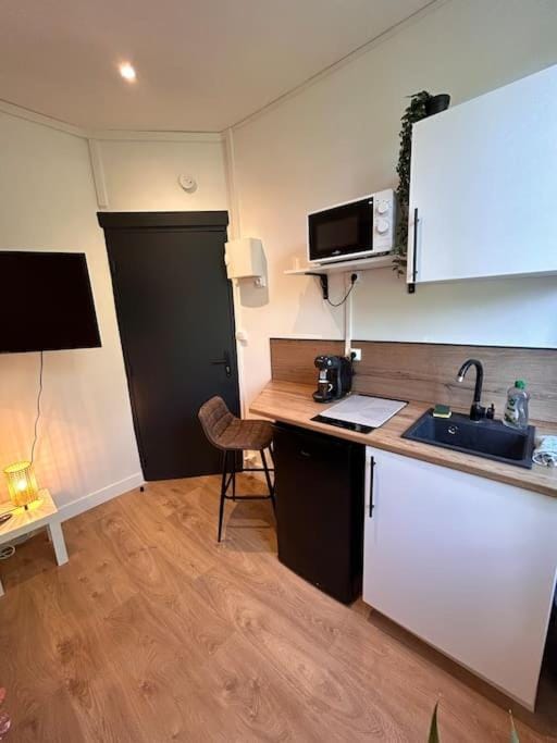 TV and multimedia, Kitchen or kitchenette, stove