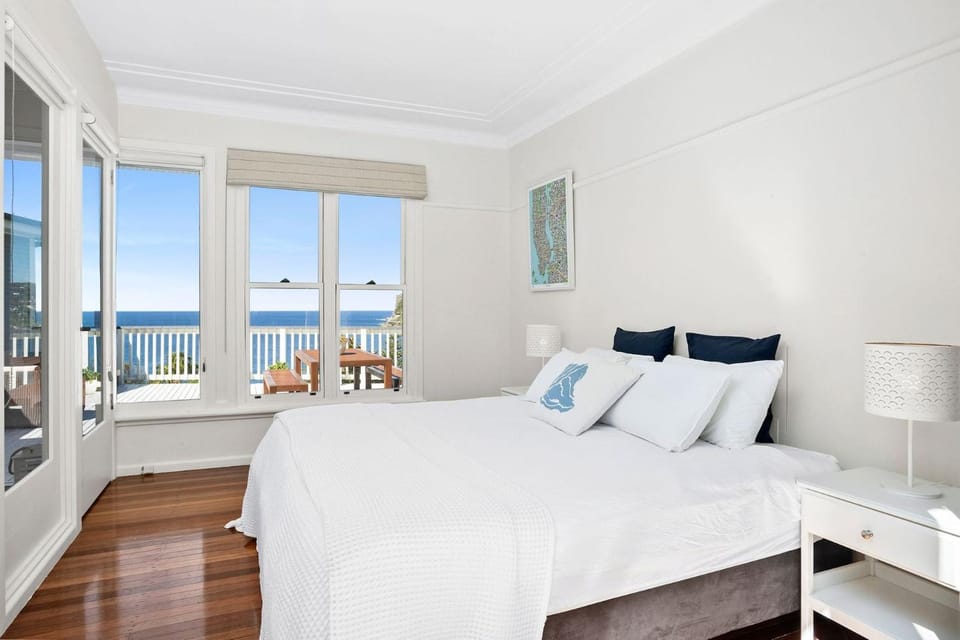 Aqua Whale Beach by TCC House in Pittwater Council