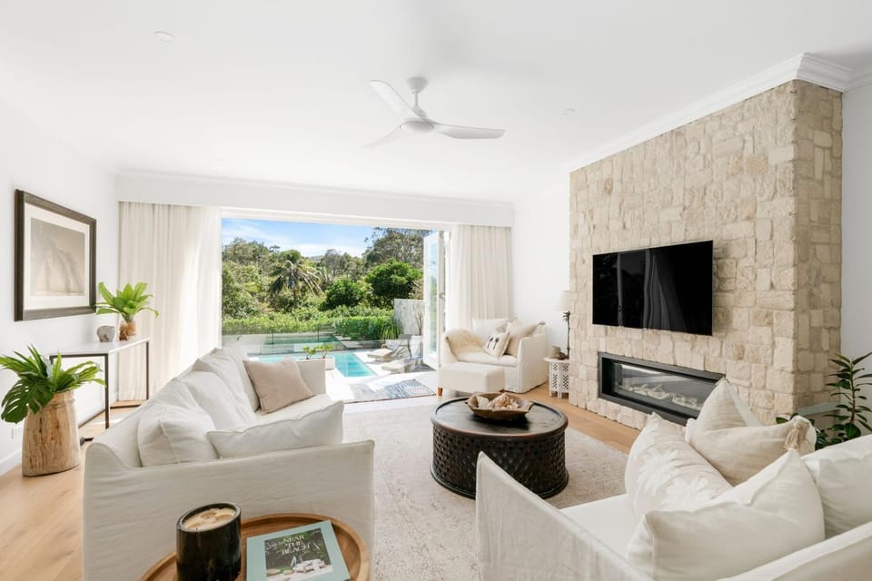 Barefoot Lux by TCC House in Pittwater Council