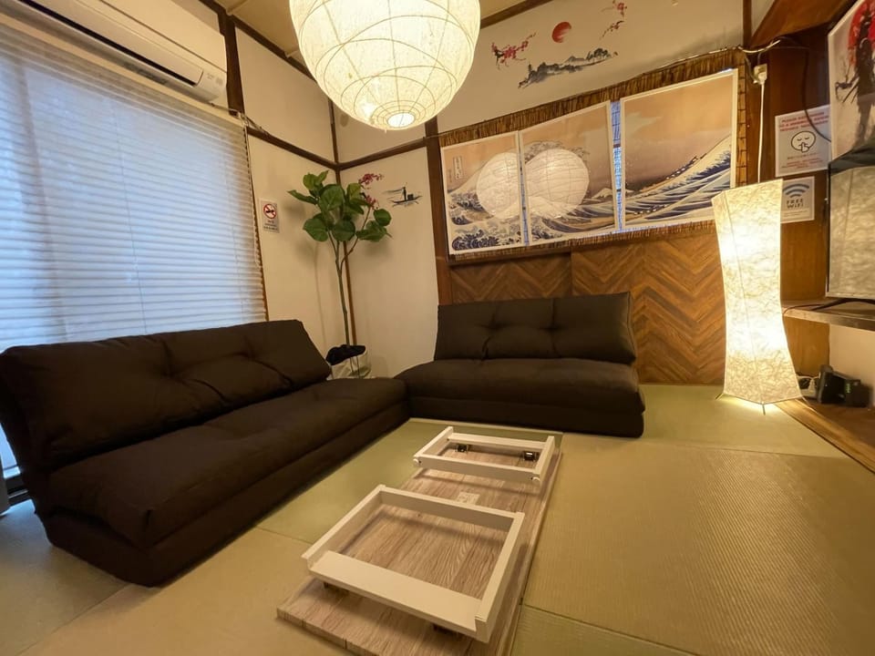 弥生町1丁目戸建 House in Shibuya