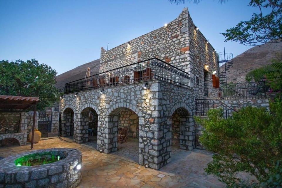 Kitta Towerhouse - Mani Sunset Views House in Peloponnese Region