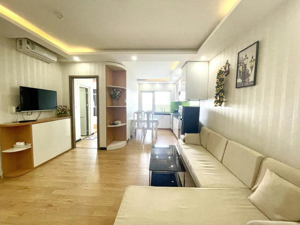 Communal lounge/ TV room, TV and multimedia, Living room, Seating area, Evening entertainment, air conditioner