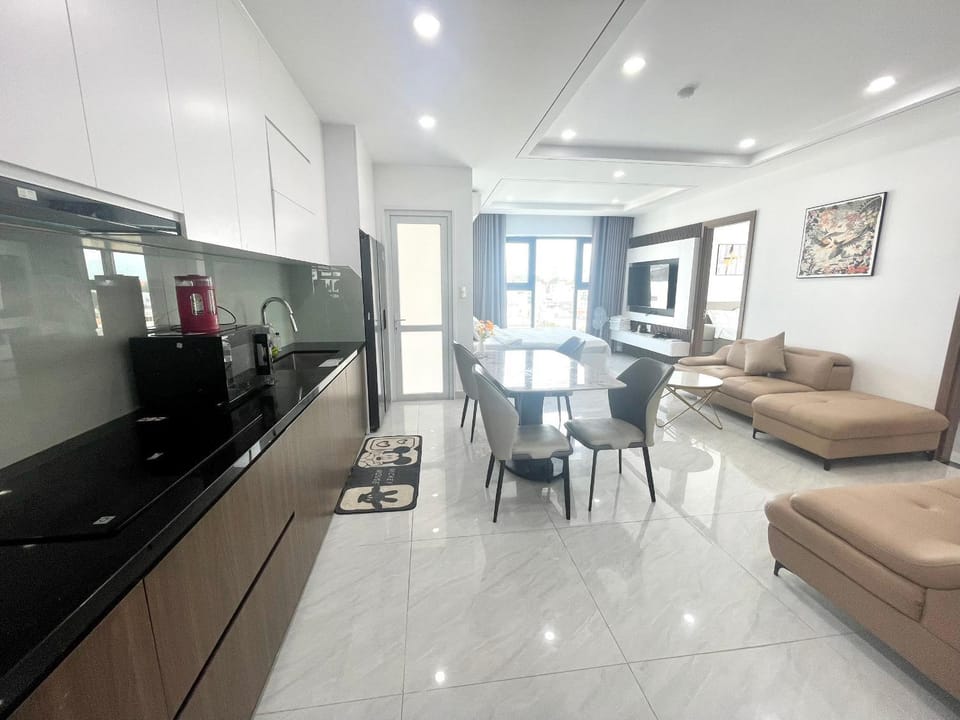Communal lounge/ TV room, TV and multimedia, Kitchen or kitchenette, Living room, Seating area, Dining area, Evening entertainment