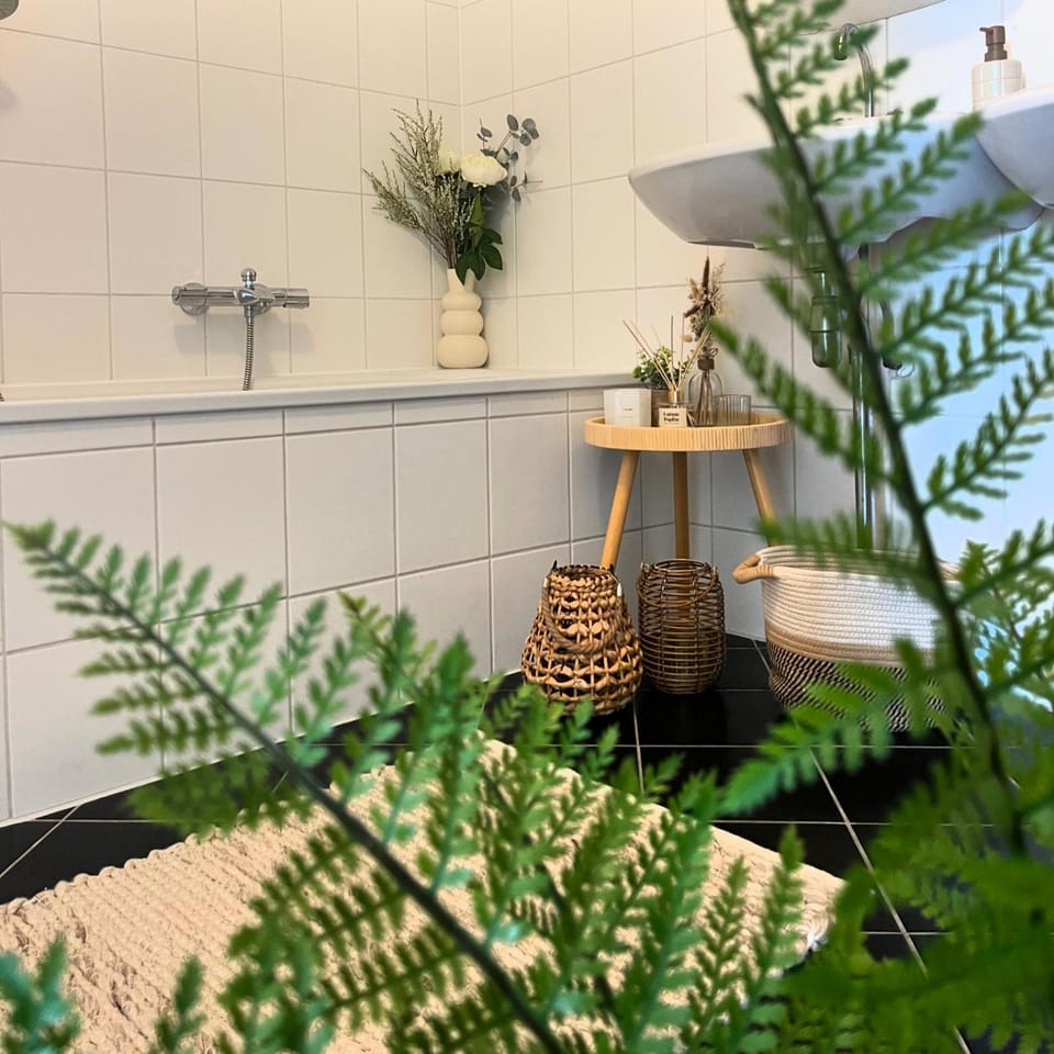 Bathroom, Bath