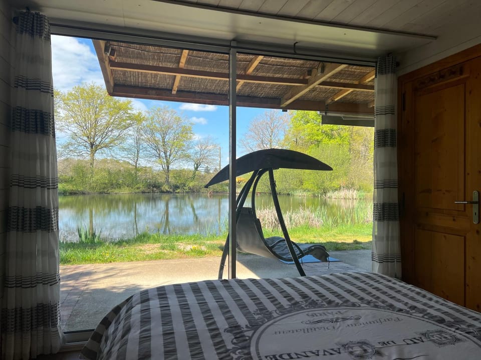 Natural landscape, Bedroom, Garden view, Lake view, River view