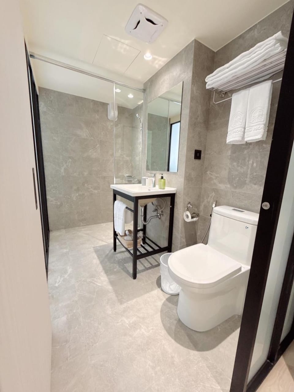 Shower, Toilet, Bathroom