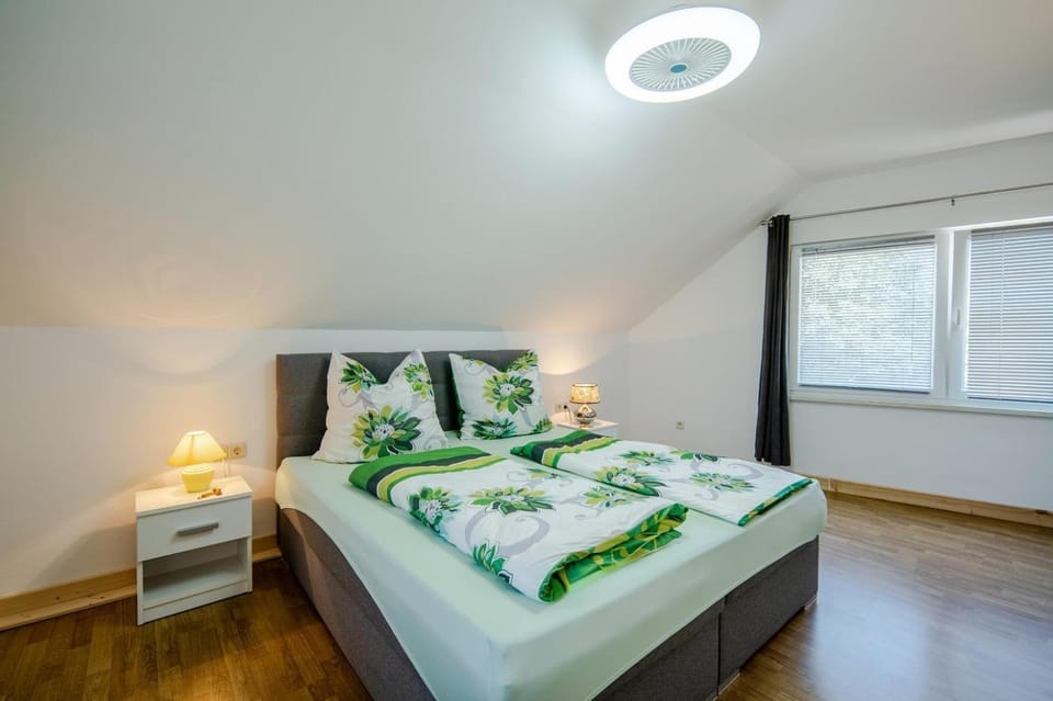 Bed, Bedroom