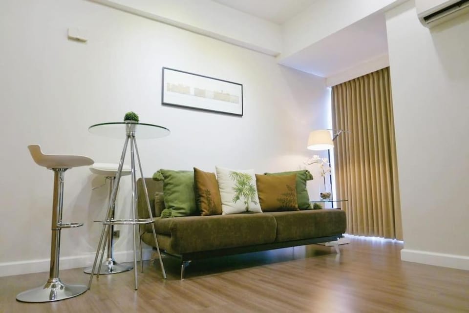 Modern 1BD in Ortigas, WiFi ,Netflix ,Pool ,Gym Villa in Mandaluyong