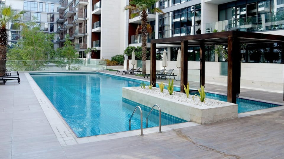 Day, Swimming pool, sunbed
