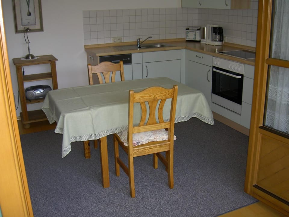 Property building, Kitchen or kitchenette, Living room