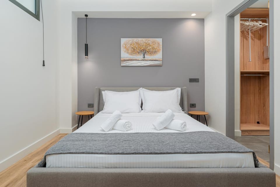 Bed, Photo of the whole room, Bedroom, towels, wardrobe