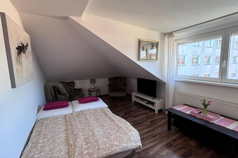 Bed, Photo of the whole room