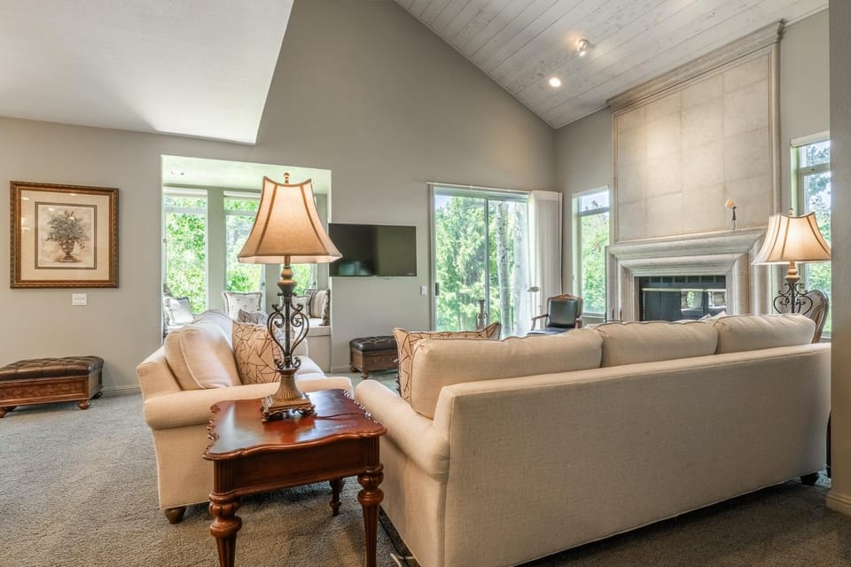 Snowcreek IV 525 House in Mammoth Lakes