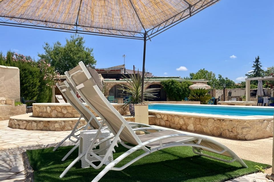 6 Bed House Sleeps 12 - Pool Hot Tub Fireplace House in Vinalopó Mitjà