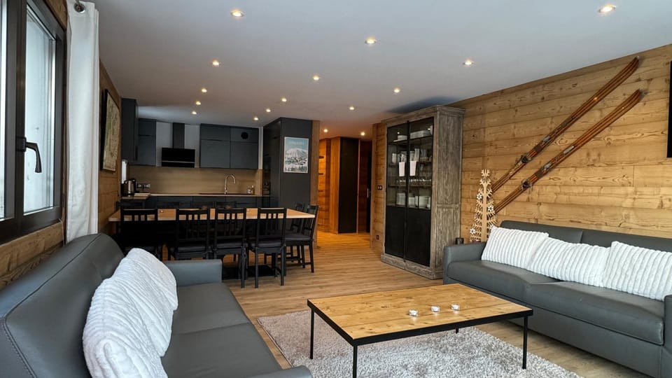 Kitchen or kitchenette, Living room, Dining area