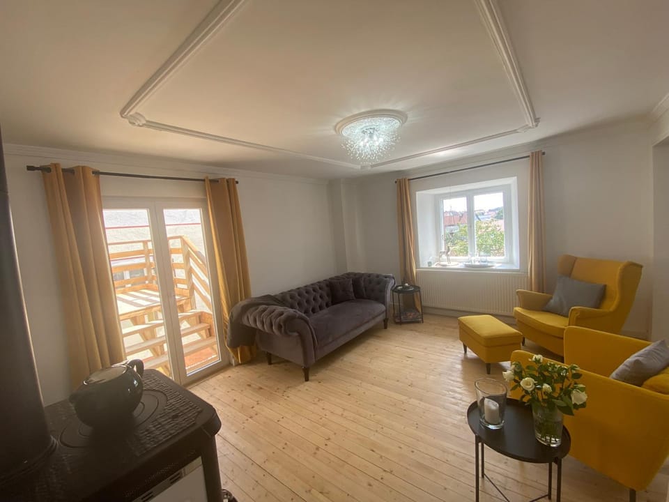 3 Bed Cottage - Sleeps 6 - Parking - Wifi House in Bavaria