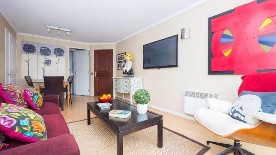 Carmencita St - Classic 1 Bedroom Apartment in El Golf Apartment in Providencia