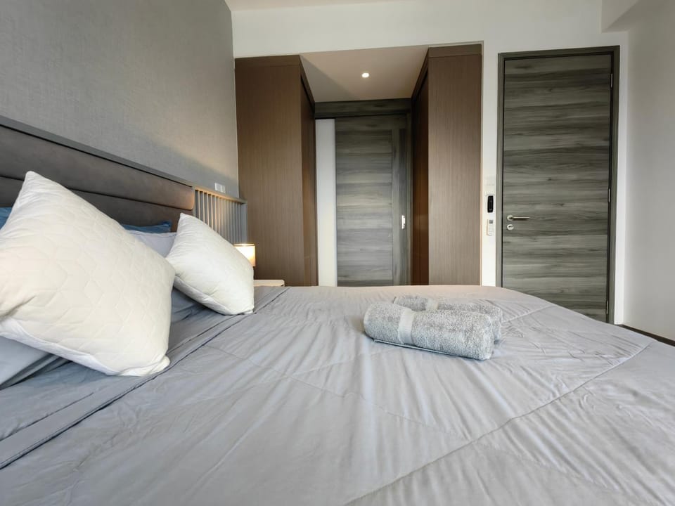 Bedroom, wardrobe
