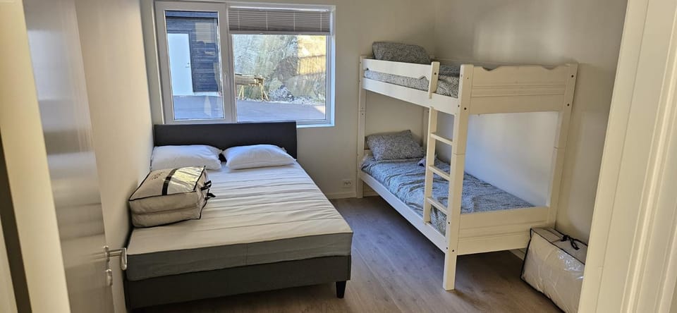 Bed, Bedroom, bunk bed