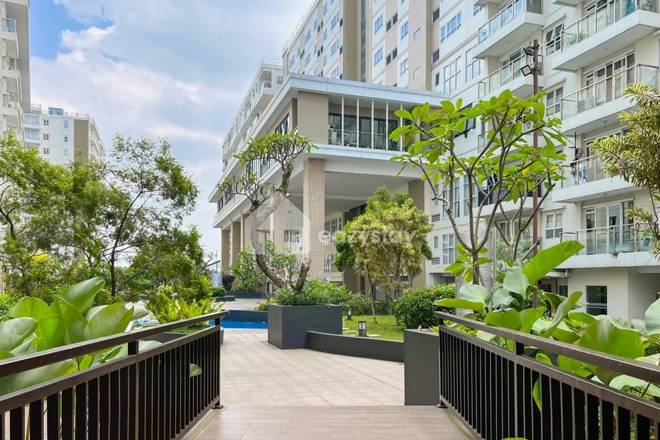 Property building, Garden view