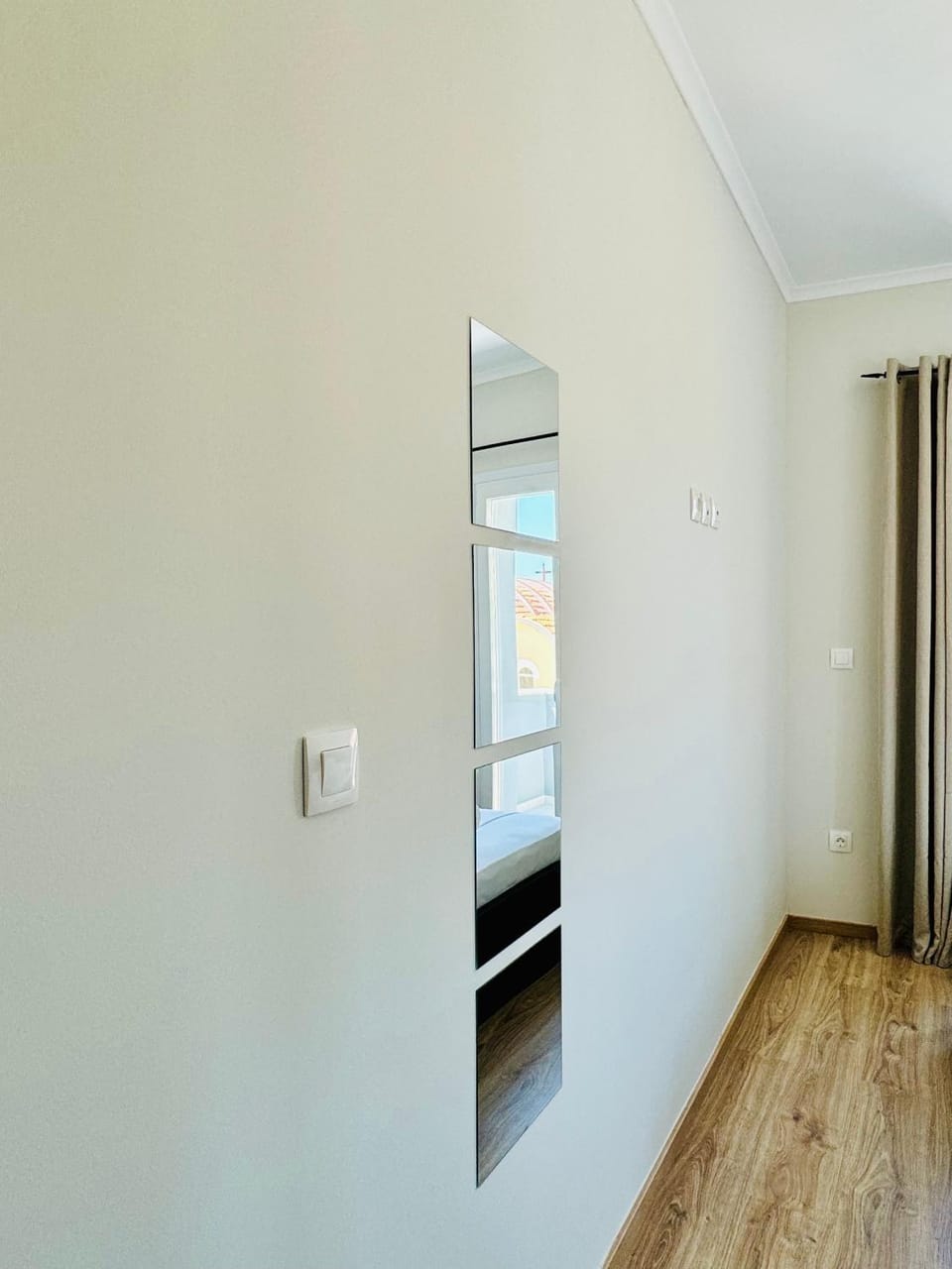 TV and multimedia, Kitchen or kitchenette, Living room, Seating area