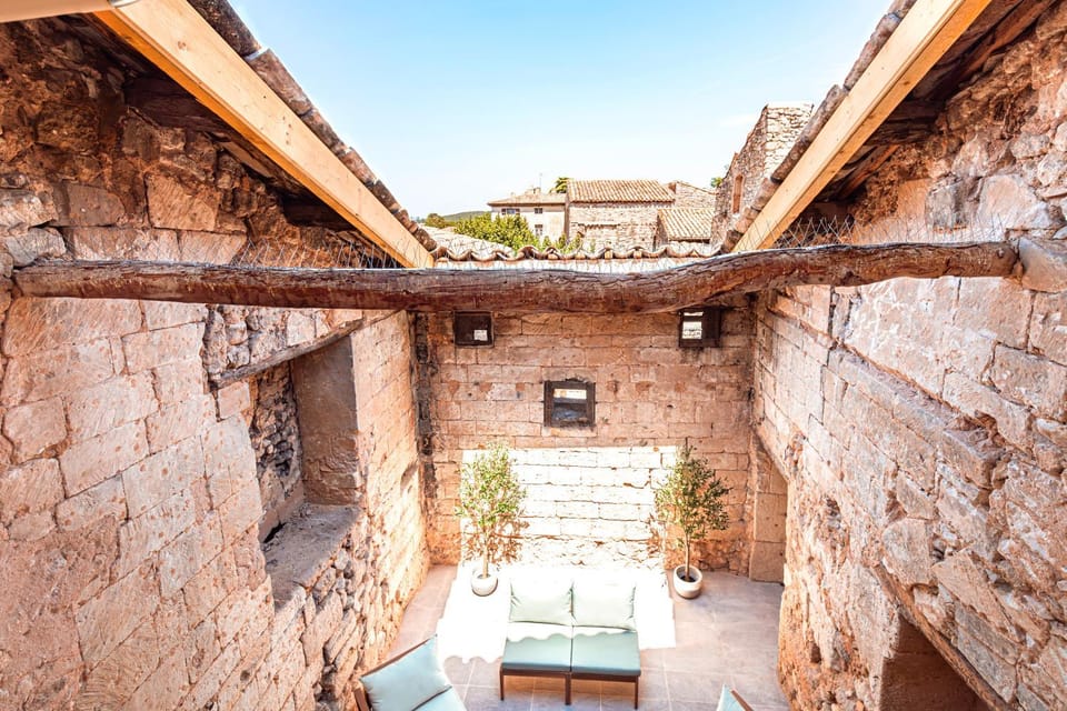 Patio, Inner courtyard view