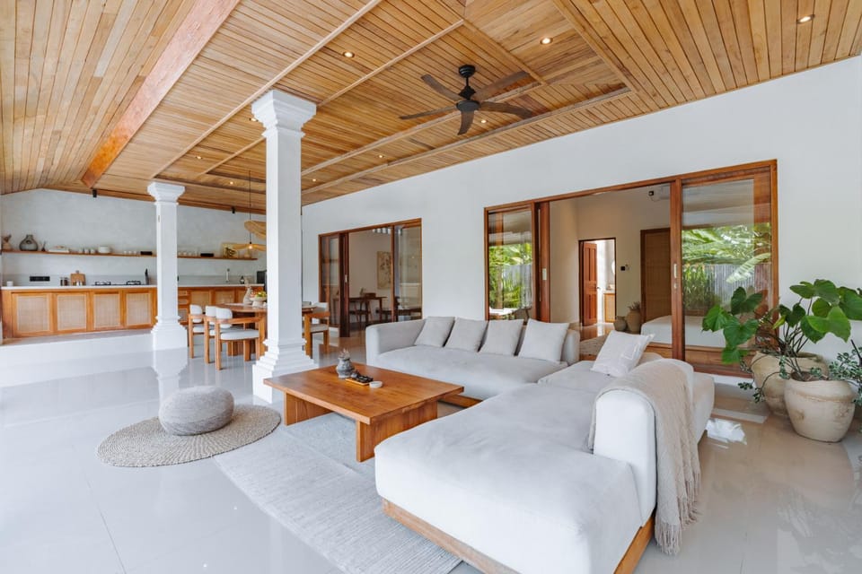 Kitchen or kitchenette, Living room, Photo of the whole room, Seating area, Dining area