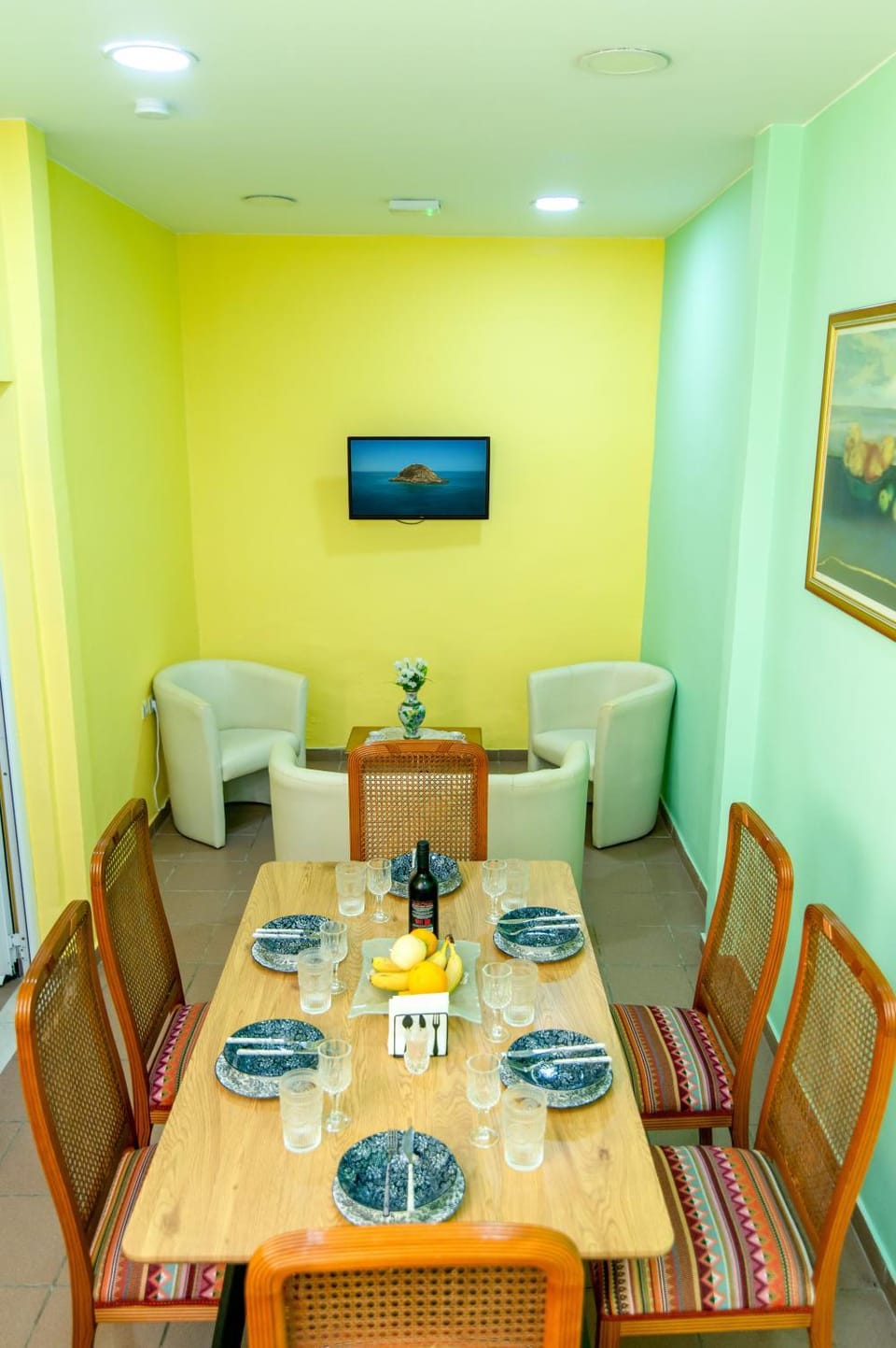 Living room, Seating area, Dining area